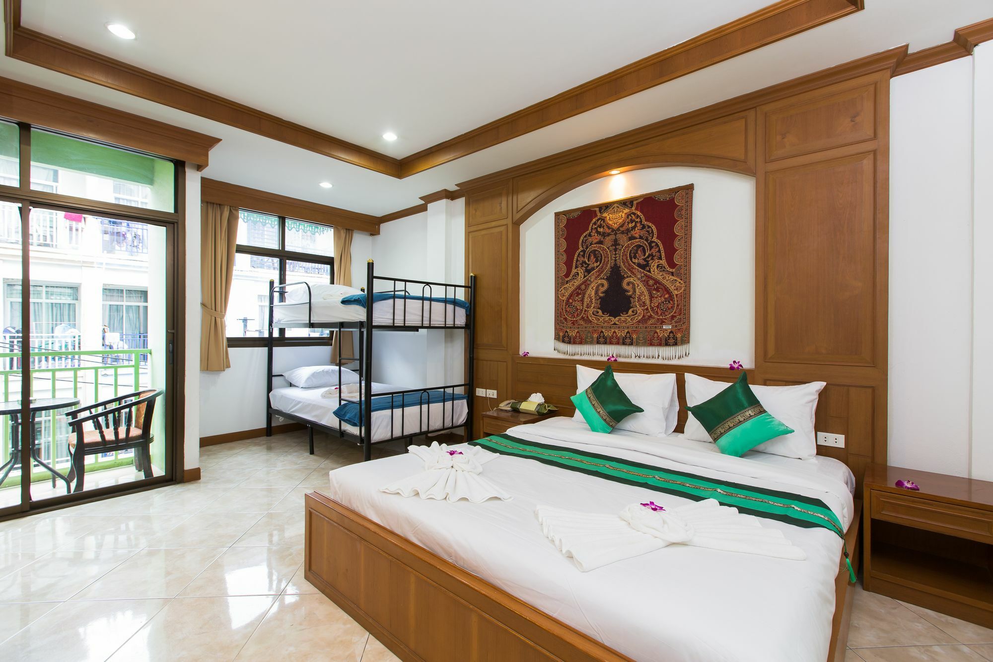Magnific Patong Hotell Eksteriør bilde